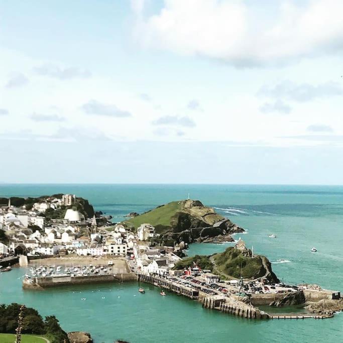 Paramount Apartments Ilfracombe, Arty Seaside Holiday Apartments Exterior photo